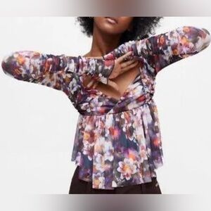Urban Outfitters Carried Away Floral‎ Top - L